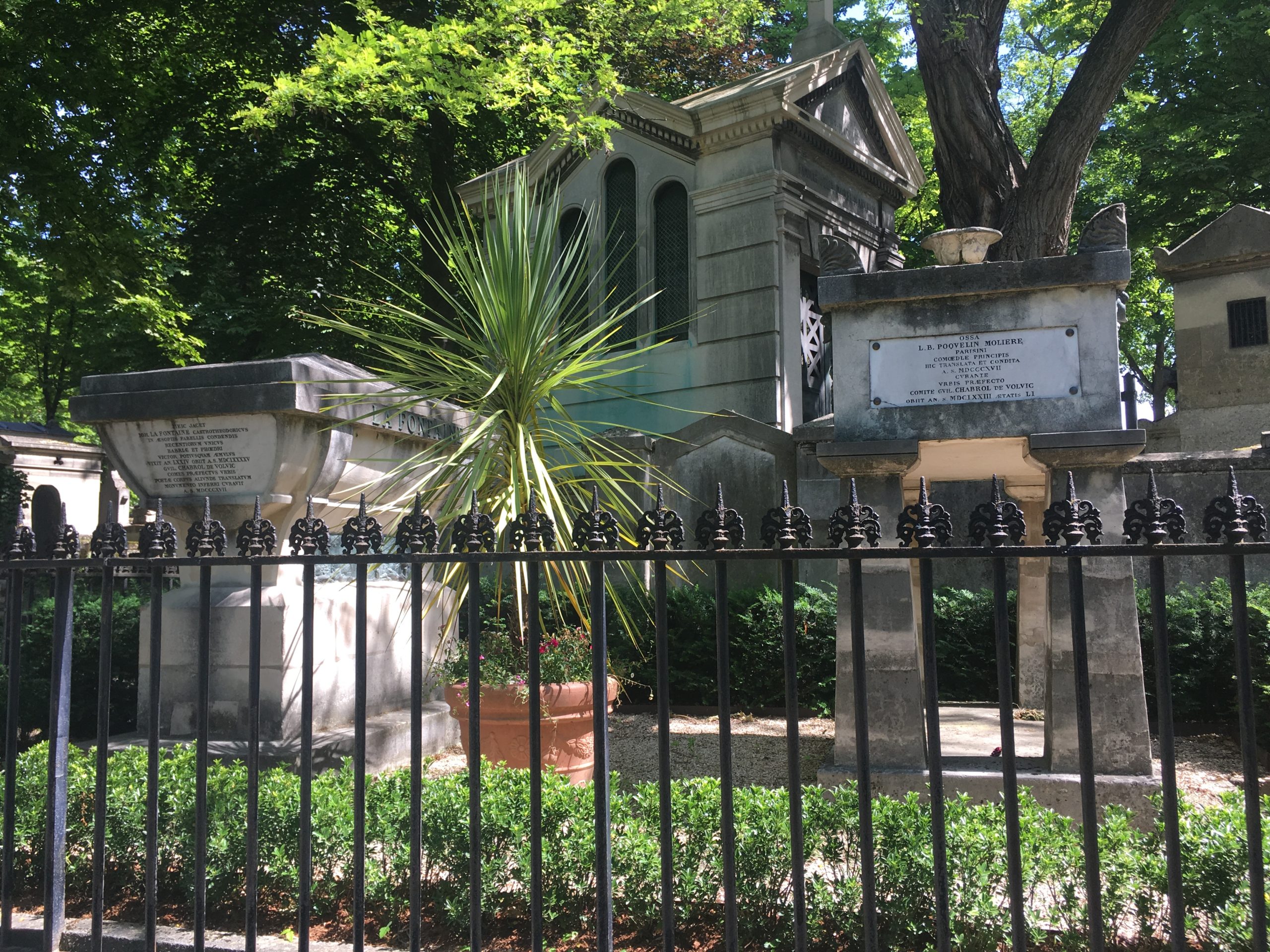 Molière et La Fontaine au Père Lachaise Molière et La Fontaine au Père Lachaise