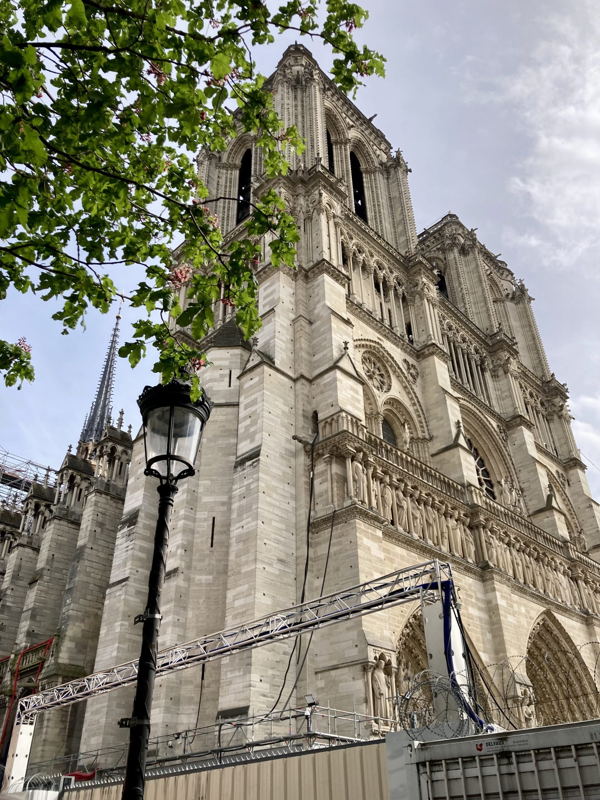 Notre-Dame de Paris : Histoire et légendes au temps des bâtisseurs – Image 3