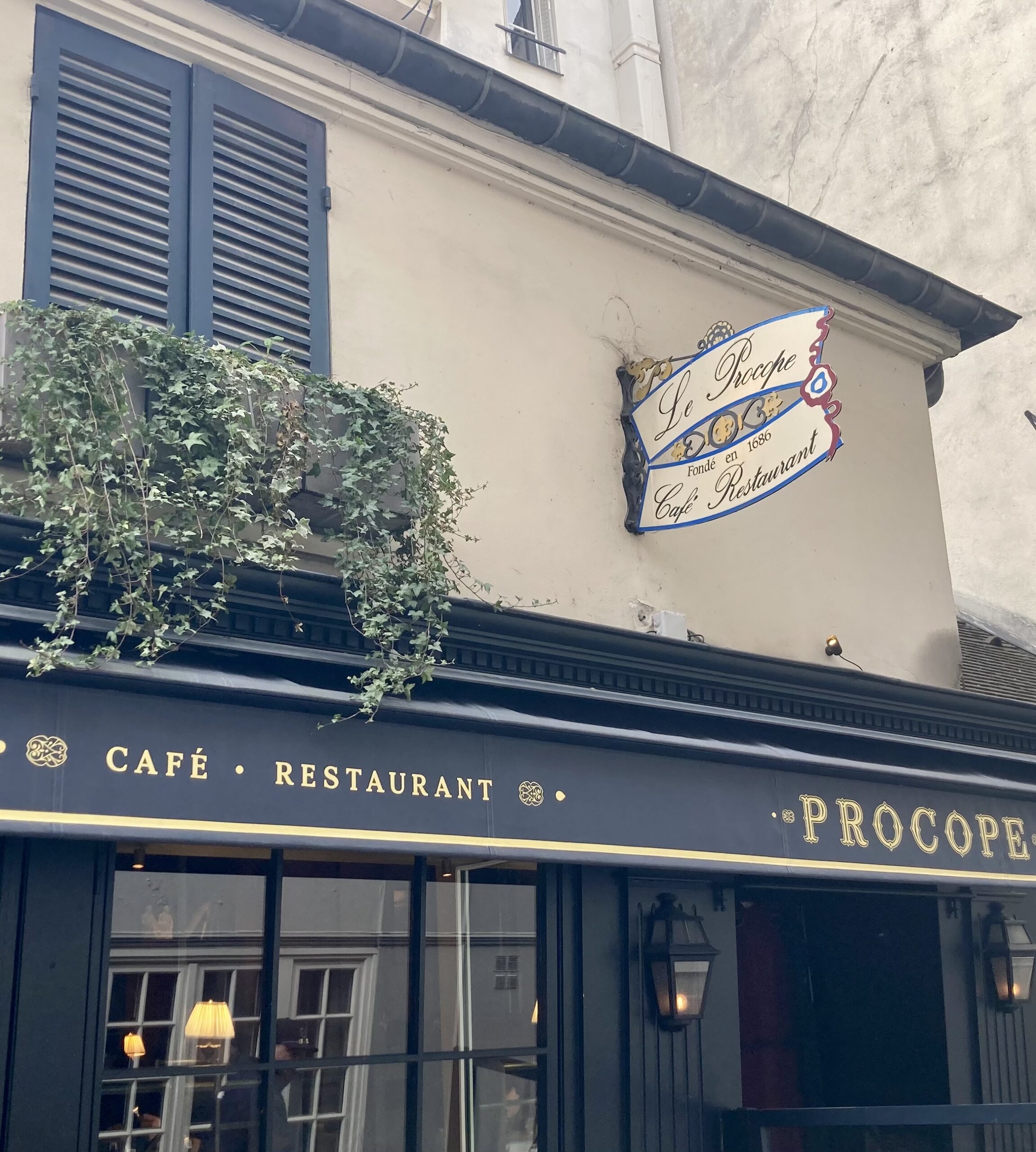 Les petits secrets de Saint-Germain-des-Prés – Image 4